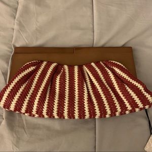 Urban expressions clutch